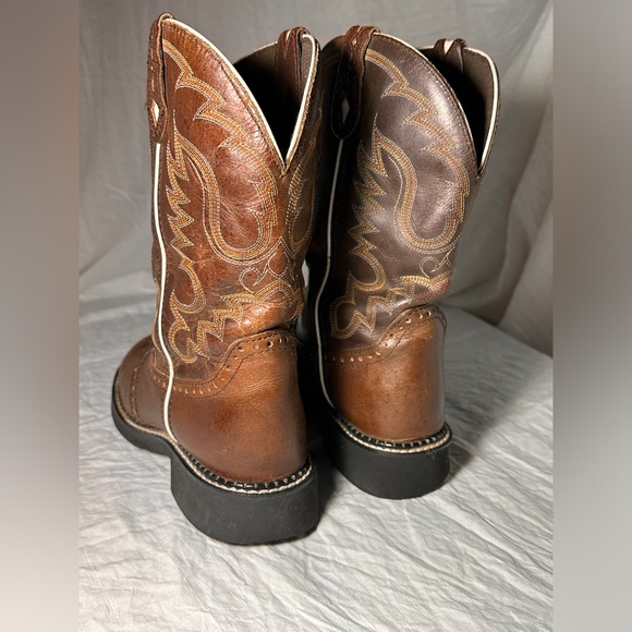 Justin Women’s L9909 Brown Leather Western Cowboy Boots Size 8B Stitch Detail - Picture 11 of 14